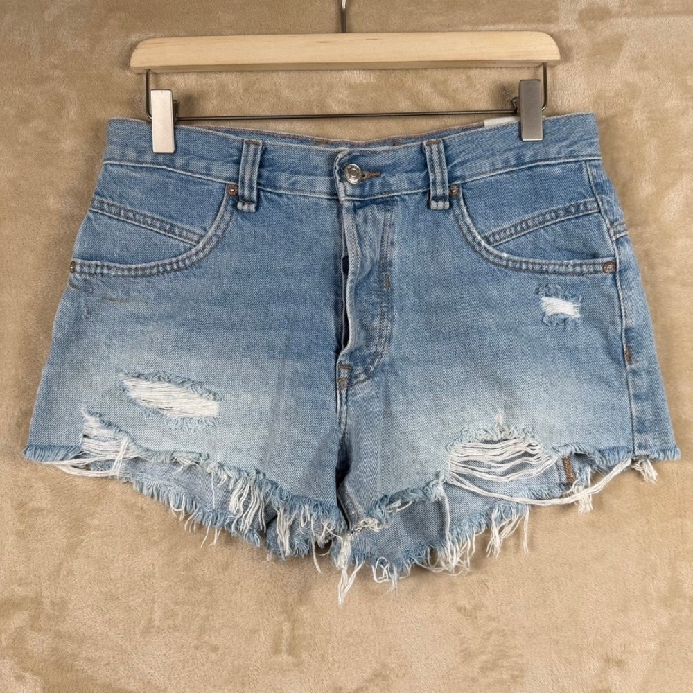 We The Free Now or Never Denim Shorts Light Wash Distressed Blue 27 Womens FP
